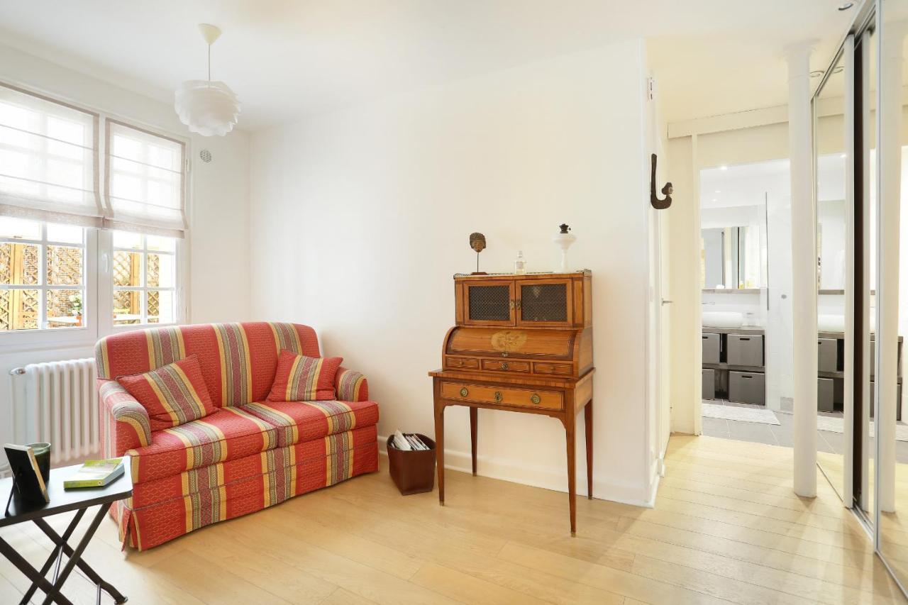 Apartment Champs Elysees By Studio Prestige Paris Bagian luar foto